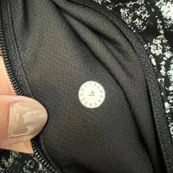 Lululemon Pace Revival Crop Legging 22” - Picture 13 of 13